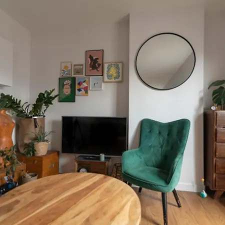 Magnificent Apartment Near Nation شقة *
